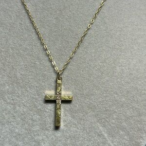 Vintage 12kt Gold Etched Cross Pendant Necklace Nibless Clasp Pendant 1” Neck 19